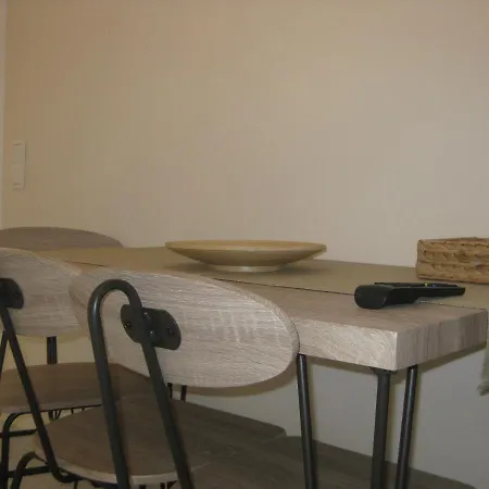 Restia Apartment *