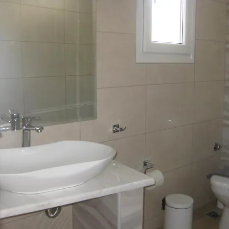 Restia * Áyios Pétros