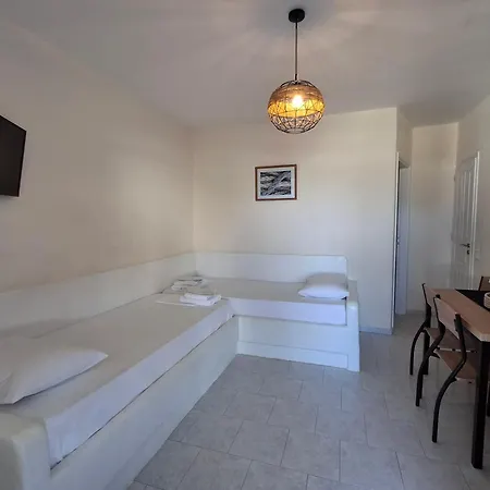 Restia Beachfront * Áyios Pétros