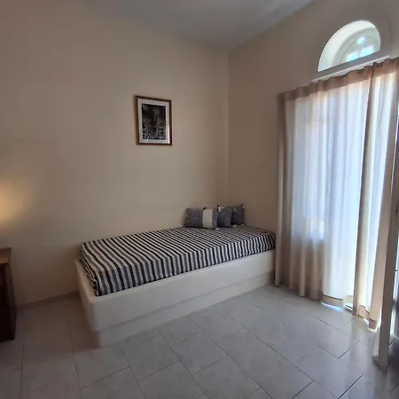 Restia Agios Petros (Andros)